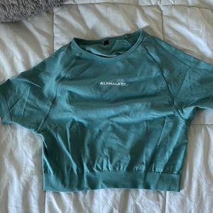 workout crop top
